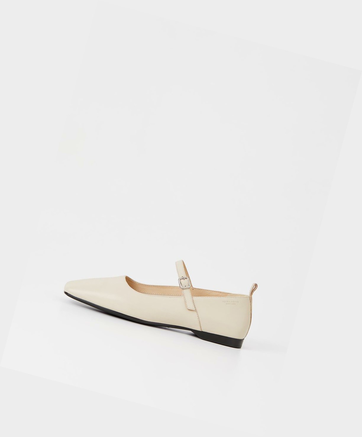 Vagabond Delia Women Flats White | 73659-XBRK