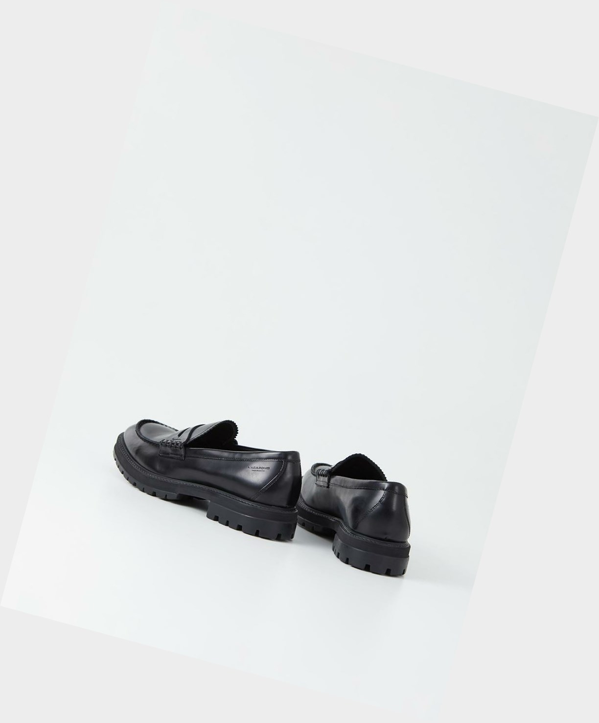 Vagabond Johnny Men Loafers Black | 29381-CHAB