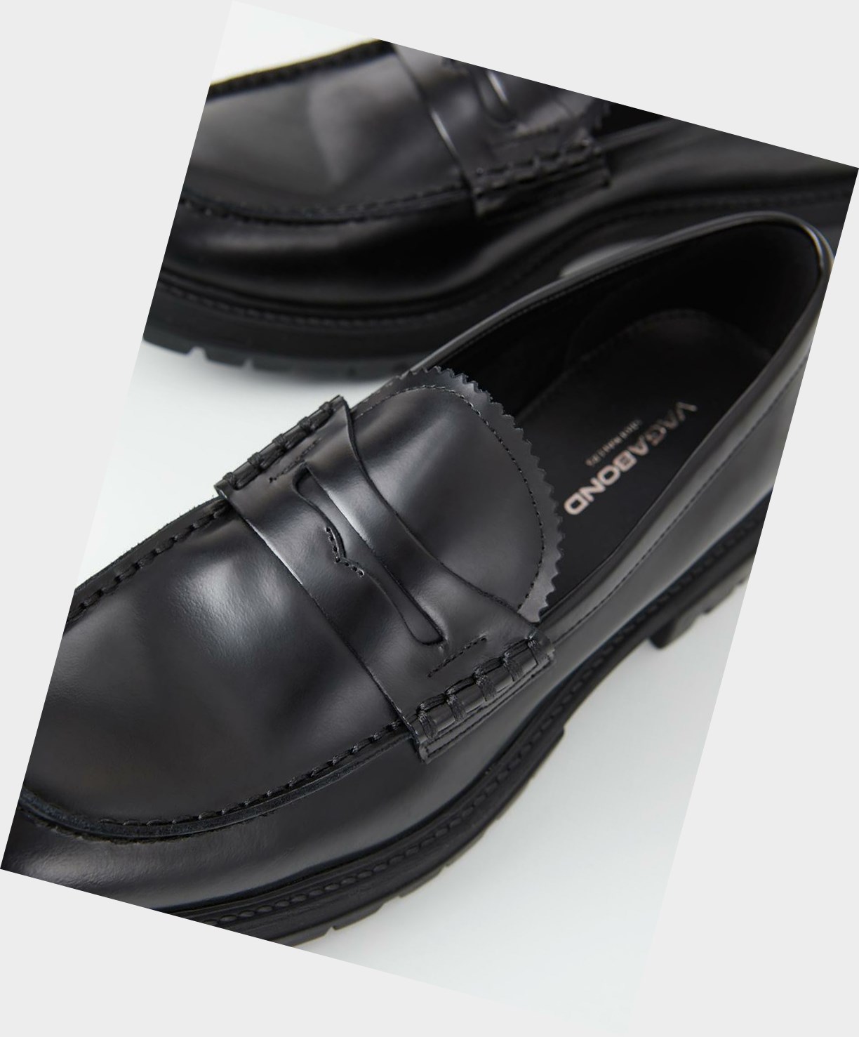 Vagabond Johnny Men Loafers Black | 29381-CHAB