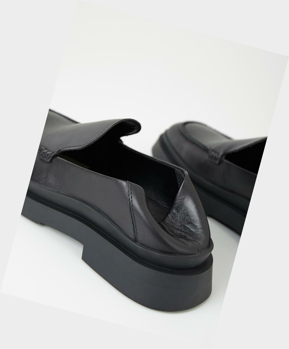 Vagabond Mike Men Loafers Black | 02396-TVIK