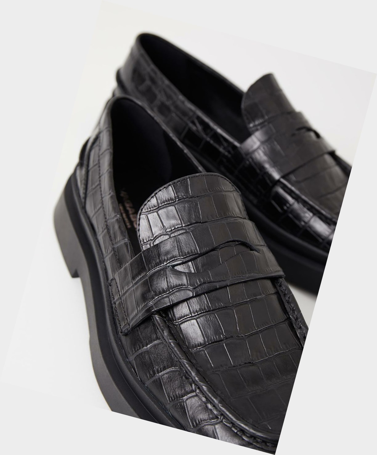 Vagabond Mike Men Loafers Black | 41982-SEXD